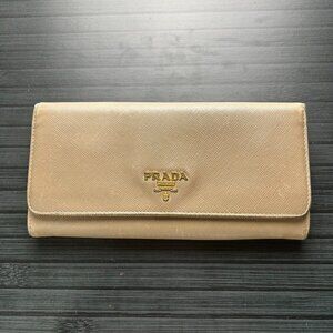 Prada Large Saffiano Leather Wallet Authentic|Used